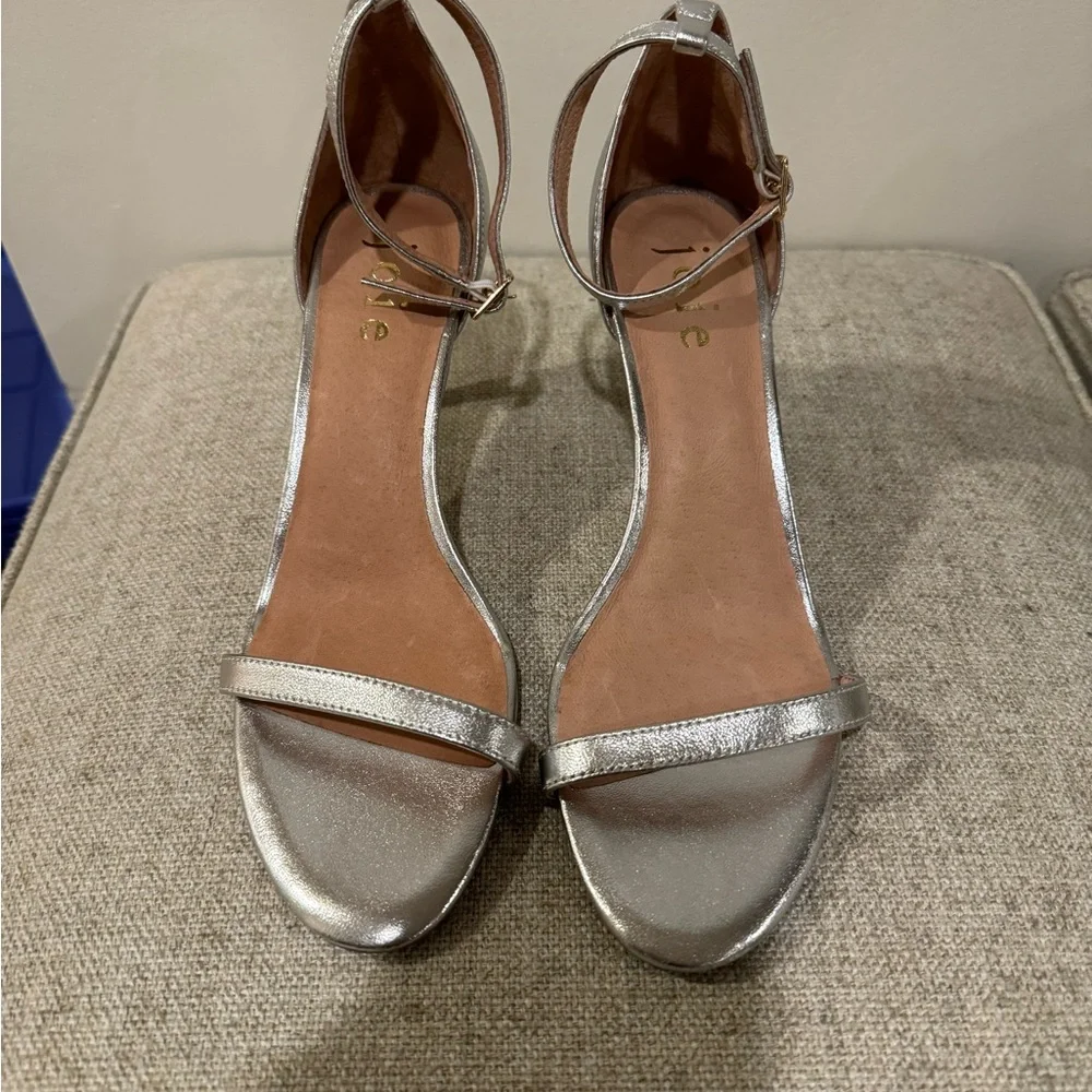 Brand New Joie Silver Metallic Strappy Sandal Formal‎ Black Tie Wedding Feminine